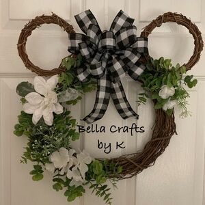 Holiday Wreath with Black and White Accents